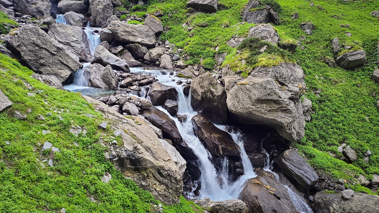 How to Save Money on Your Manaslu Circuit Trek Cost
